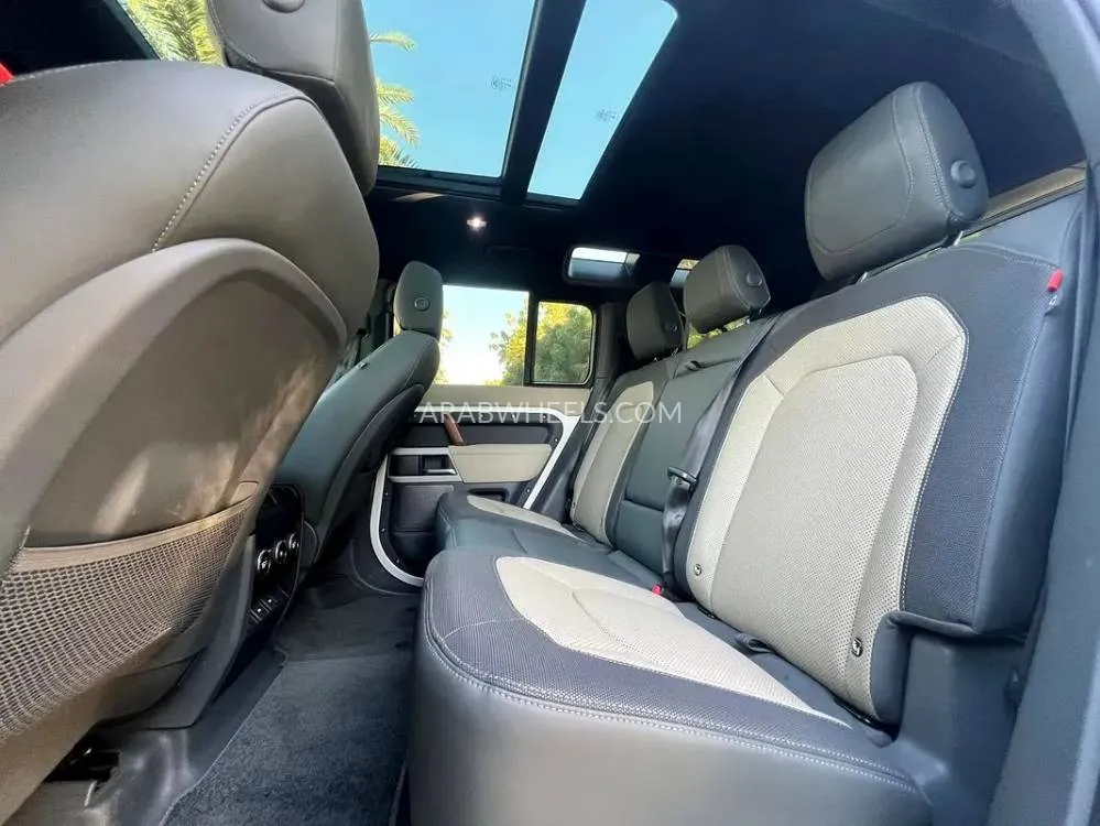 Land Rover Defender 2023 for Sale in Dubai Image-11