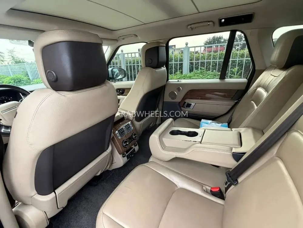 Land Rover Range Rover 2019 for Sale in Dubai Image-2