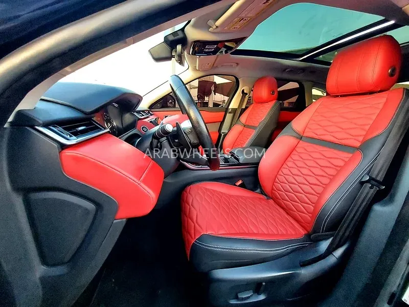 لاند روفر رينج روفر فيلار 2019 for Sale in الشارقة Image-2