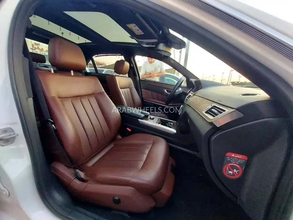 Mercedes Benz E Class 2016 for Sale in Sharjah Image-12