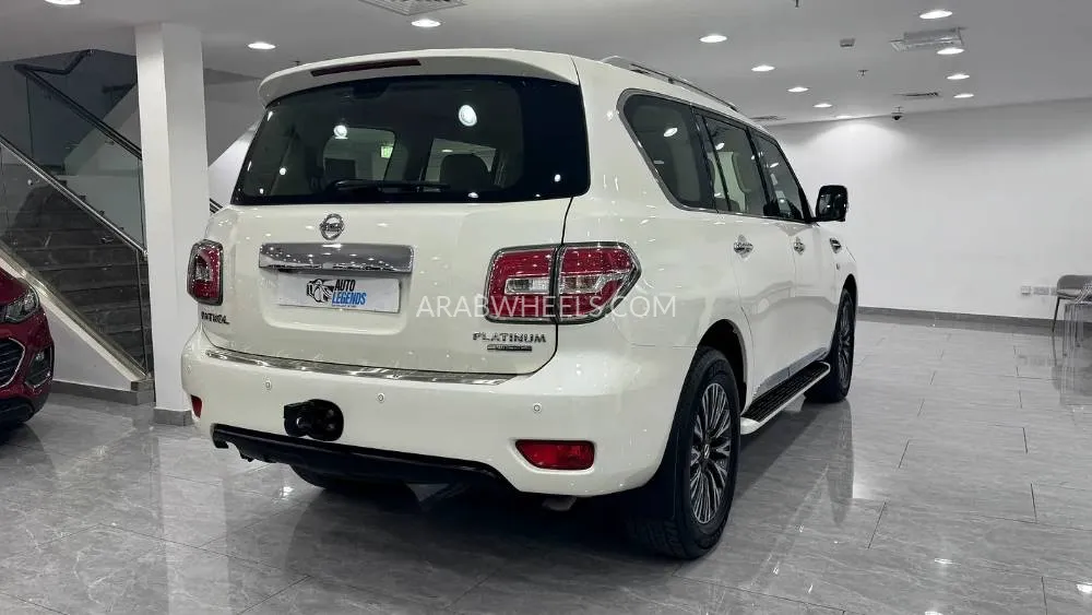 Nissan Patrol 2019 for Sale in Dubai Image-6