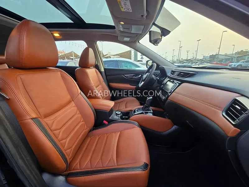 نيسان إكس تريل 2020 for Sale in الشارقة Image-3