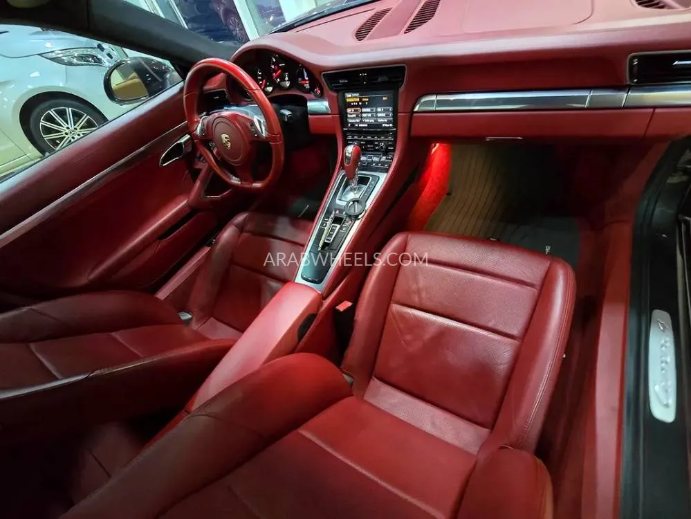 Porsche 911 2014 for Sale in Sharjah Image-16