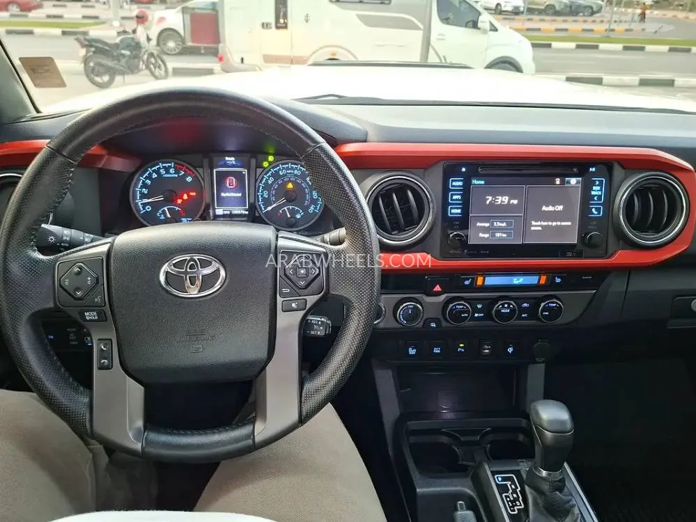 Toyota Tacoma 2017 for Sale in Sharjah Image-9