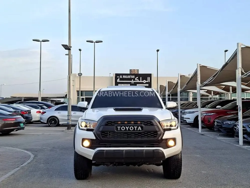 Toyota Tacoma 2017 for Sale in Sharjah Image-13