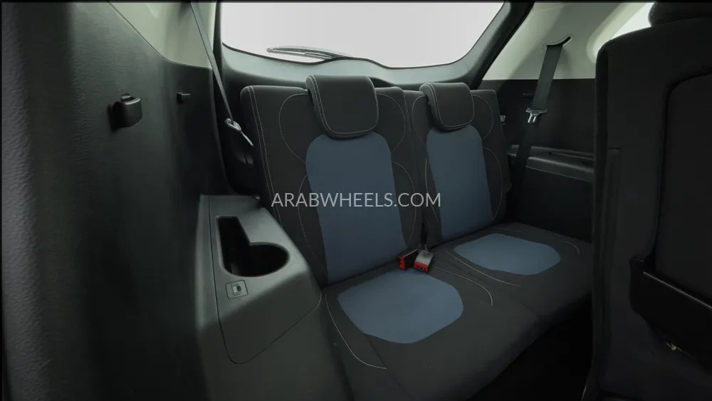 Chevrolet Captiva 2021 for Sale in Dubai Image-36