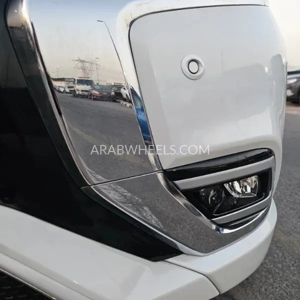 Mitsubishi Outlander 2019 for Sale in Dubai Image-8