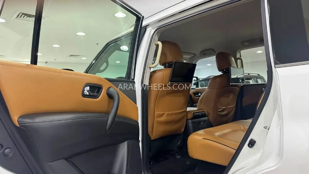 Nissan Patrol 2021 for Sale in Dubai Image-9
