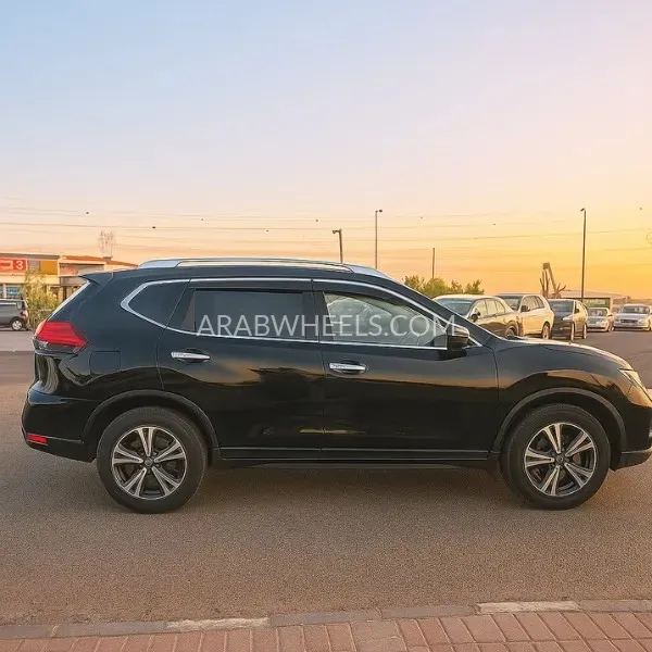 Nissan X-Trail 2018 for Sale in Dubai Image-7