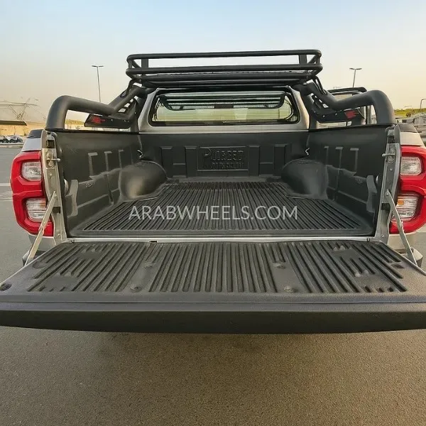 Toyota Hilux 2020 for Sale in Dubai Image-13