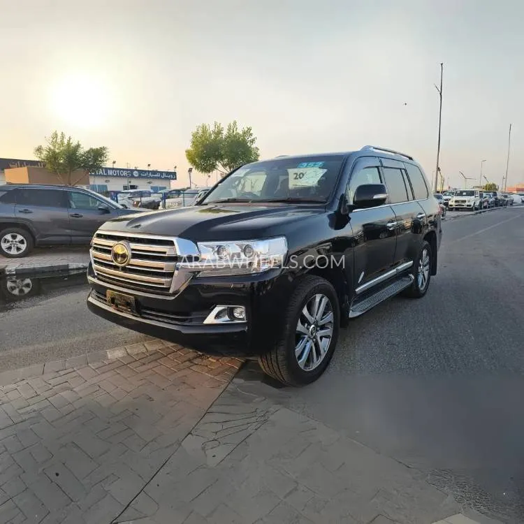 Toyota Land Cruiser 2017 for Sale in Dubai Image-2