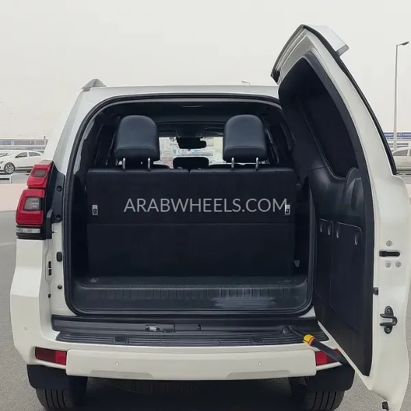 Toyota Land Cruiser Prado 2019 for Sale in Dubai Image-26