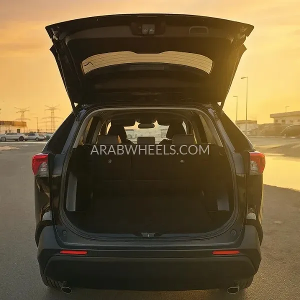 Toyota Rav4 2019 for Sale in Dubai Image-24