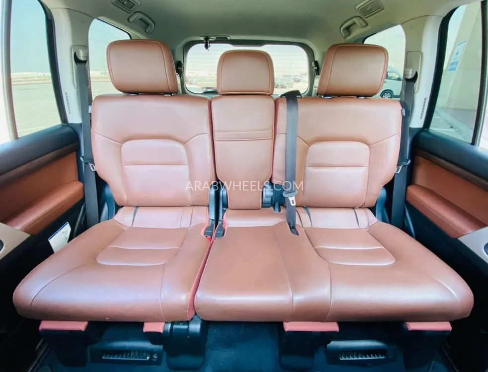 Toyota Land Cruiser 2018 for Sale in Ajman Image-8
