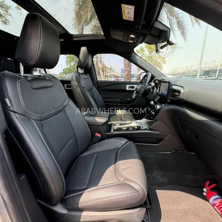 Ford Explorer 2022 for Sale in Dubai Image-7