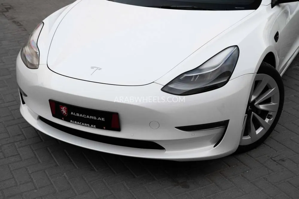 Tesla Model 3 2021 for Sale in Dubai Image-2