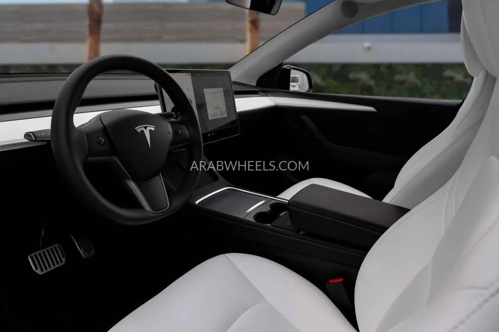 Tesla Model Y 2023 for Sale in Dubai Image-9