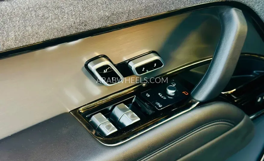 Land Rover Range Rover 2023 for Sale in Sharjah Image-13