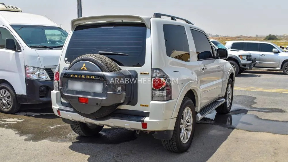 ميتسوبيشي باجيرو 2018 for Sale in الشارقة Image-6