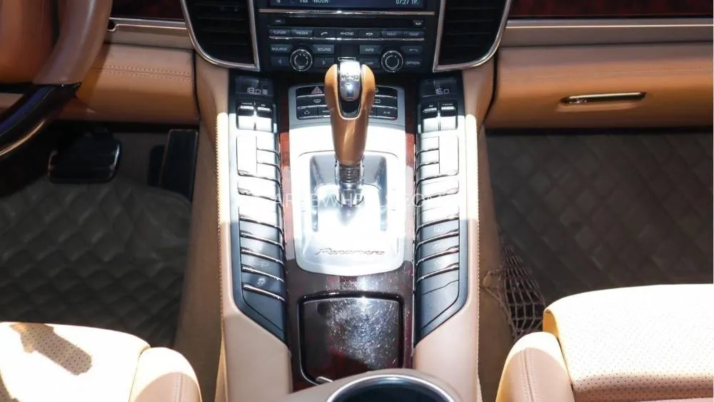 بورشه باناميرا 2013 for Sale in الشارقة Image-13