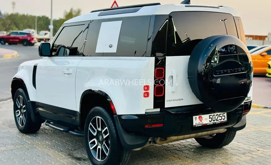 لاند روفر ديفندر 2023 for Sale in الشارقة Image-9