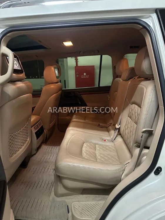 تويوتا لاند كروزر 2015 for Sale in دبي Image-12