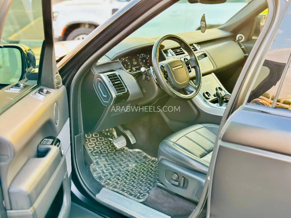 Land Rover Range Rover 2021 for Sale in Sharjah Image-9