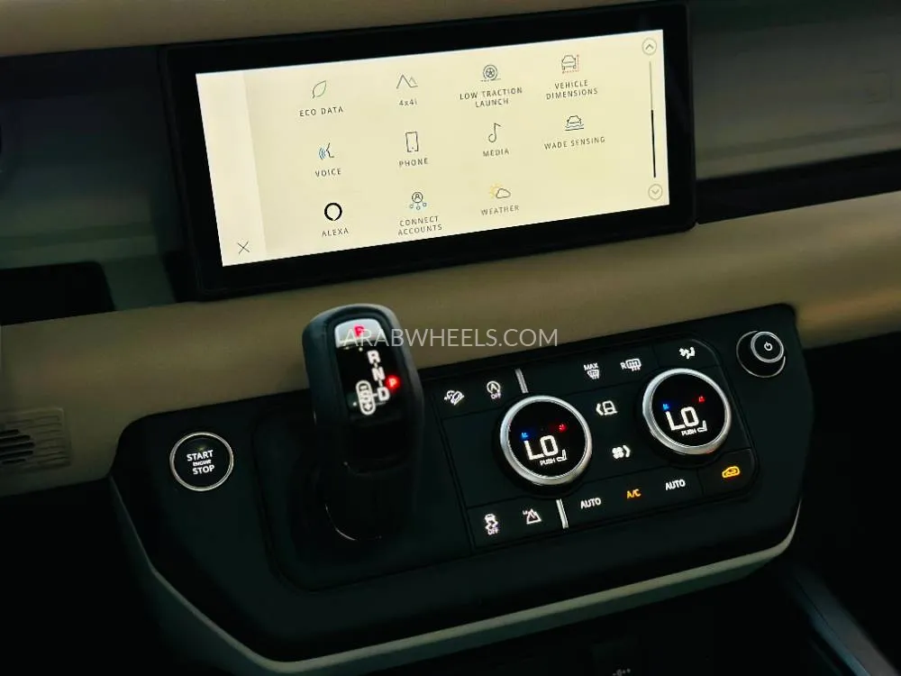 Land Rover Defender 2023 for Sale in Sharjah Image-12