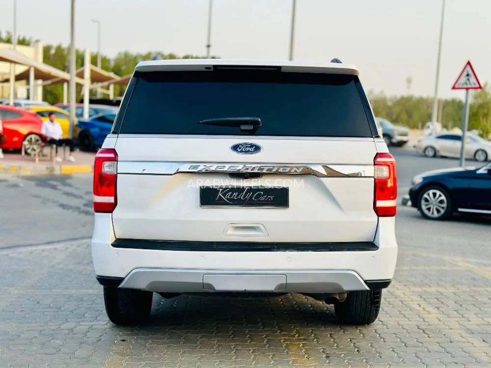 Ford Expedition 2018 for Sale in Sharjah Image-6