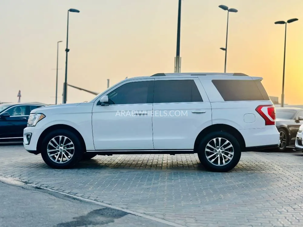 Ford Expedition 2018 for Sale in Sharjah Image-8