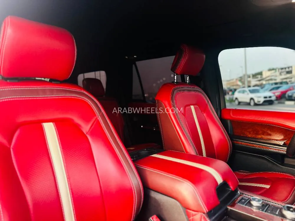 Ford Expedition 2018 for Sale in Sharjah Image-14