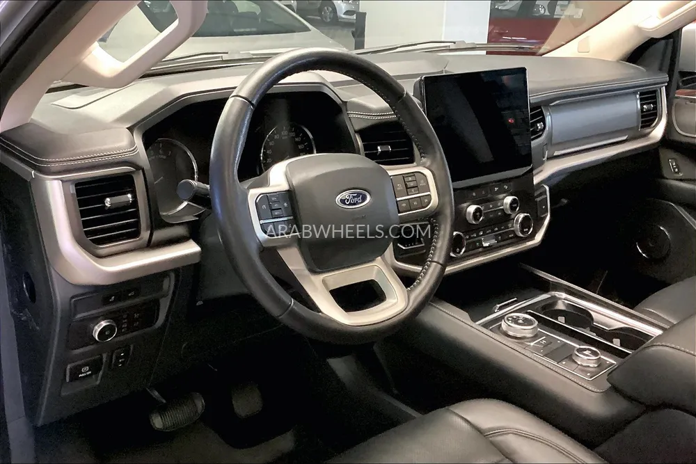 فورد إكسبيديشن 2022 for Sale in الشارقة Image-32