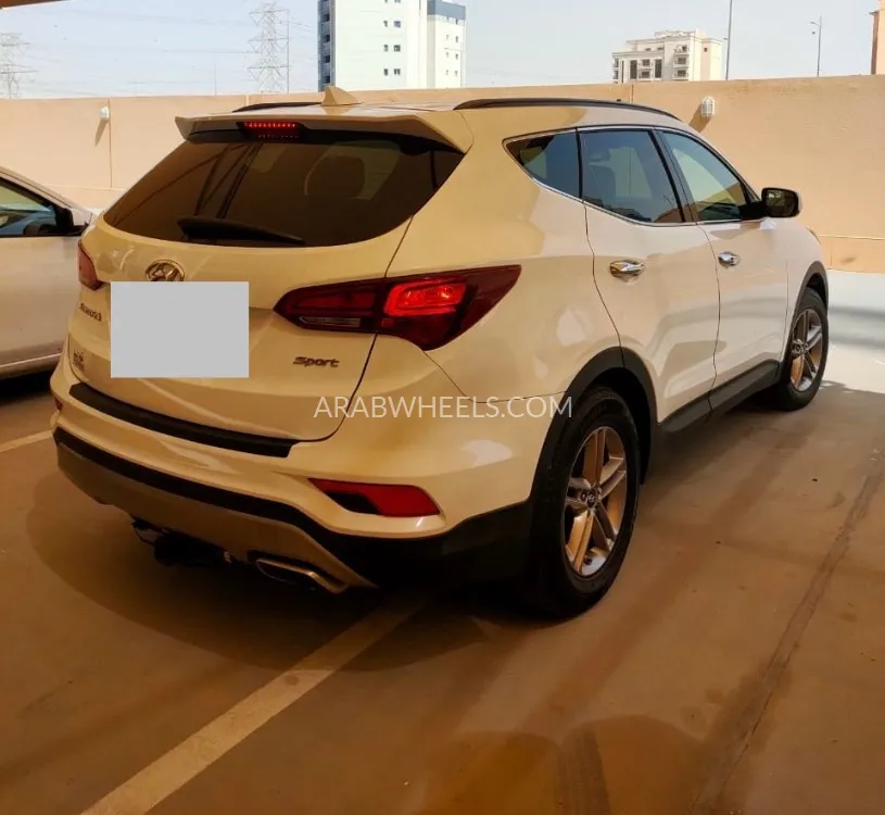 هيونداي سانتا في 2018 for Sale in الشارقة Image-3