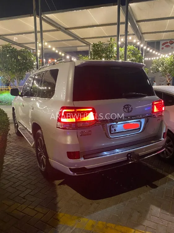 تويوتا لاند كروزر 2020 for Sale in عجمان Image-5