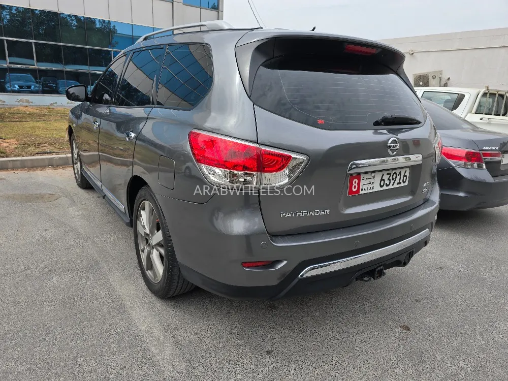 Nissan Pathfinder 2015 for Sale in Abu Dhabi Image-5