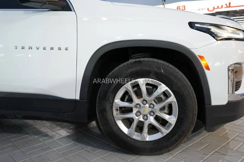 Chevrolet Traverse 2023 for Sale in Ajman Image-2