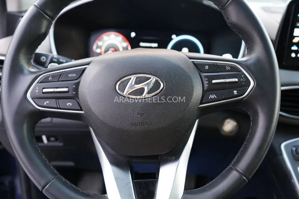 Hyundai Santa Fe 2023 for Sale in Ajman Image-12