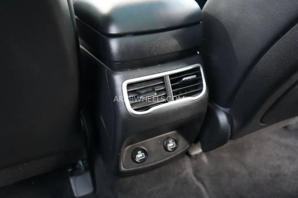 Hyundai Santa Fe 2023 for Sale in Ajman Image-20