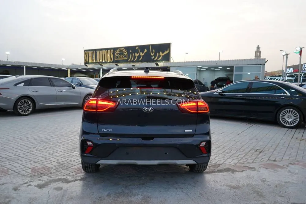 Kia Niro 2020 for Sale in Ajman Image-8