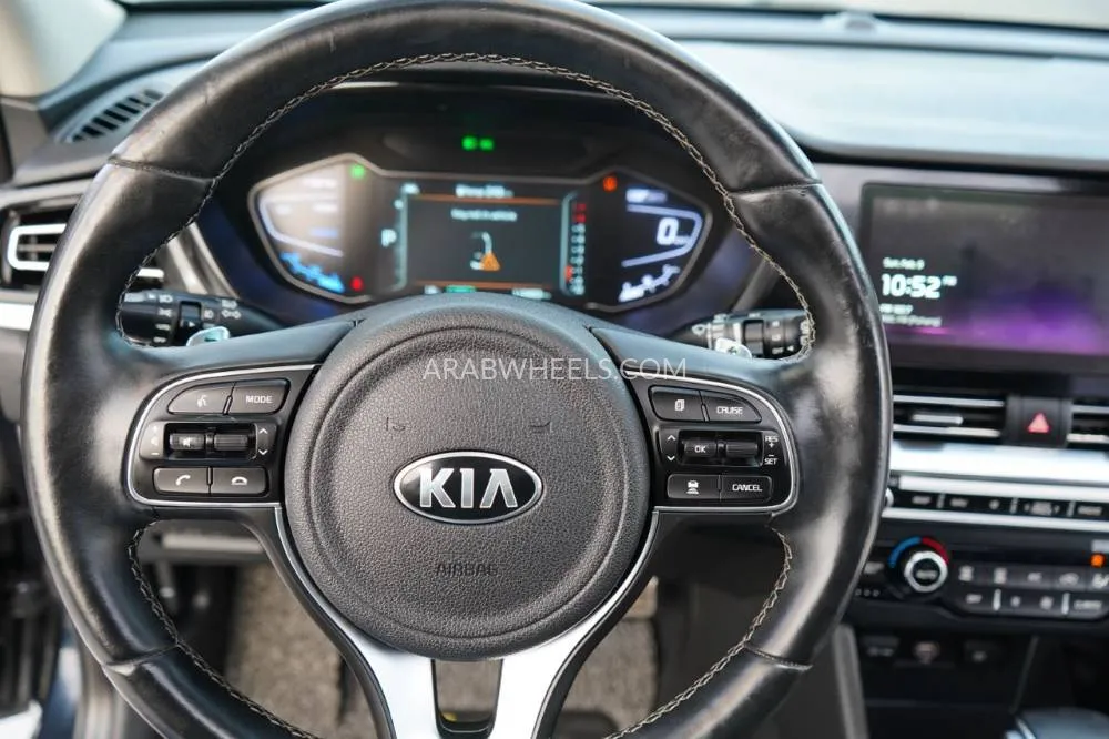 Kia Niro 2020 for Sale in Ajman Image-11