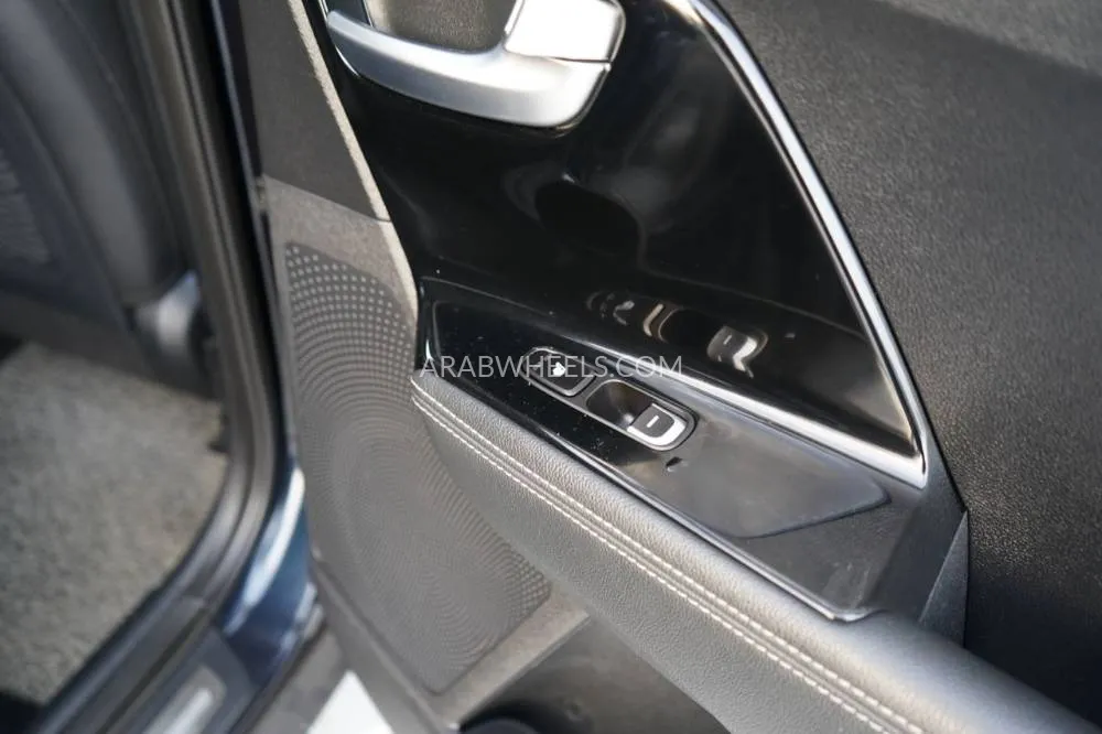 Kia Niro 2020 for Sale in Ajman Image-17