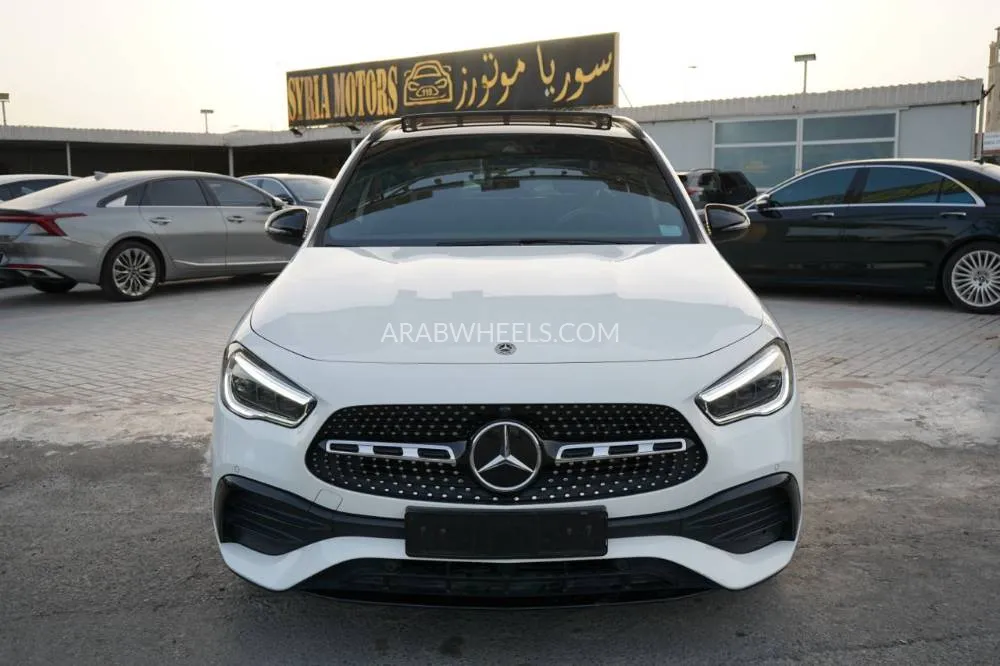 مرسيدس بنز GLA 2023 for Sale in عجمان Image-2