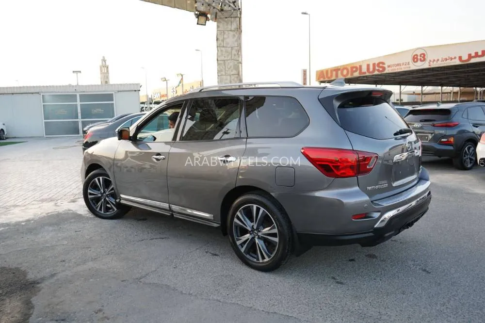 Nissan Pathfinder 2019 for Sale in Ajman Image-6