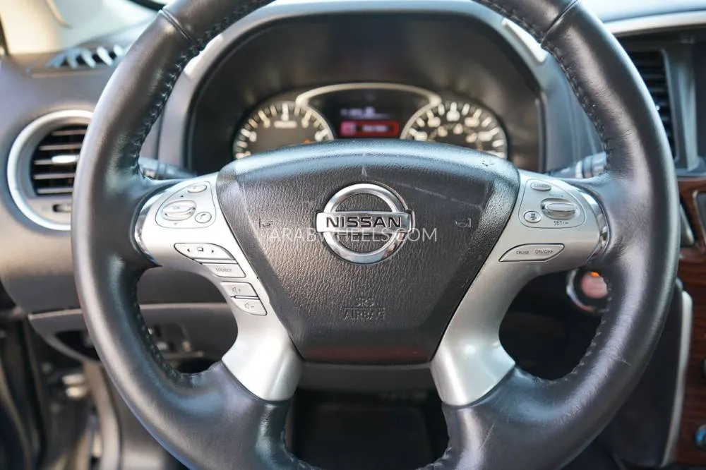 Nissan Pathfinder 2019 for Sale in Ajman Image-12