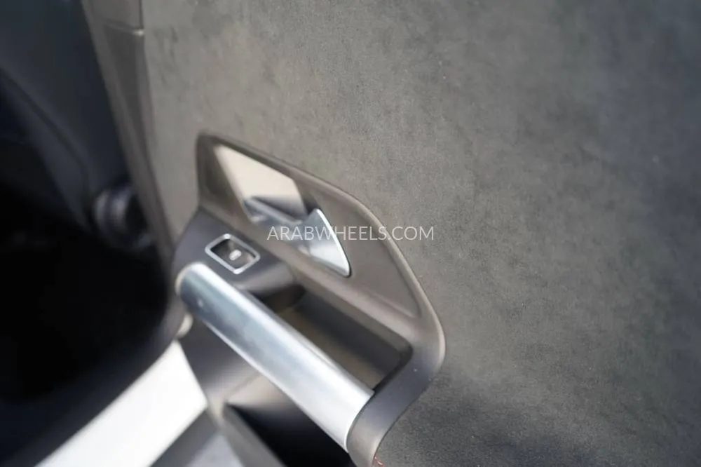 مرسيدس بنز GLA 2023 for Sale in عجمان Image-19