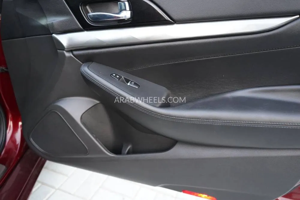 Nissan Maxima 2020 for Sale in Ajman Image-18