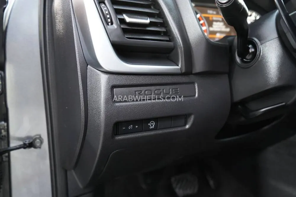 Nissan Rogue 2023 for Sale in Ajman Image-7