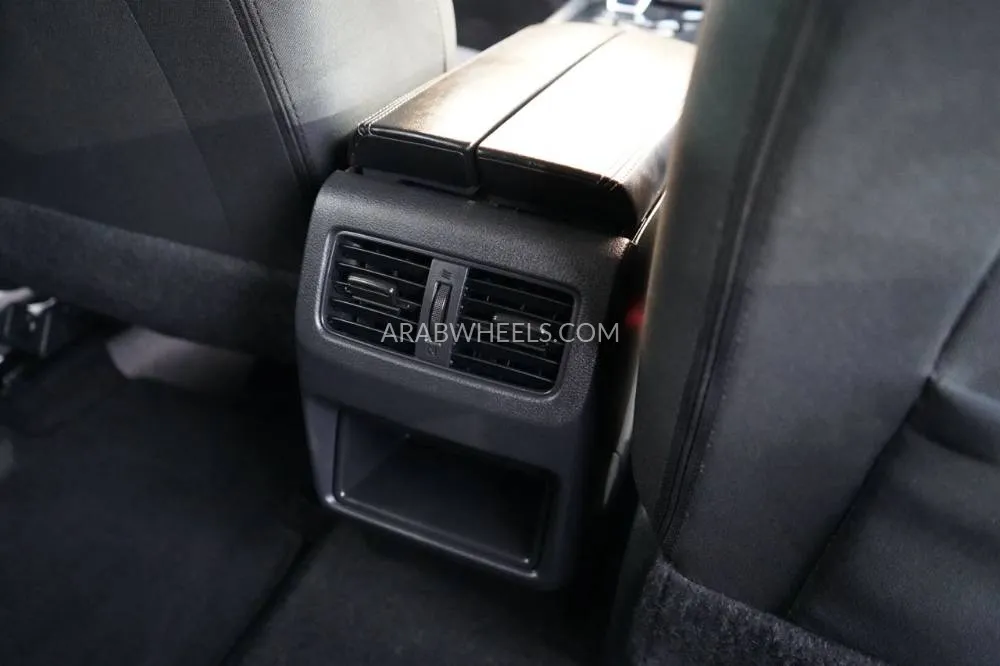 Nissan Rogue 2023 for Sale in Ajman Image-16