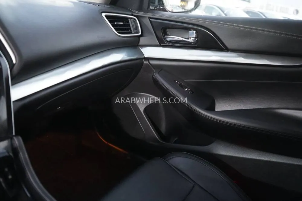 Nissan Maxima 2023 for Sale in Ajman Image-18