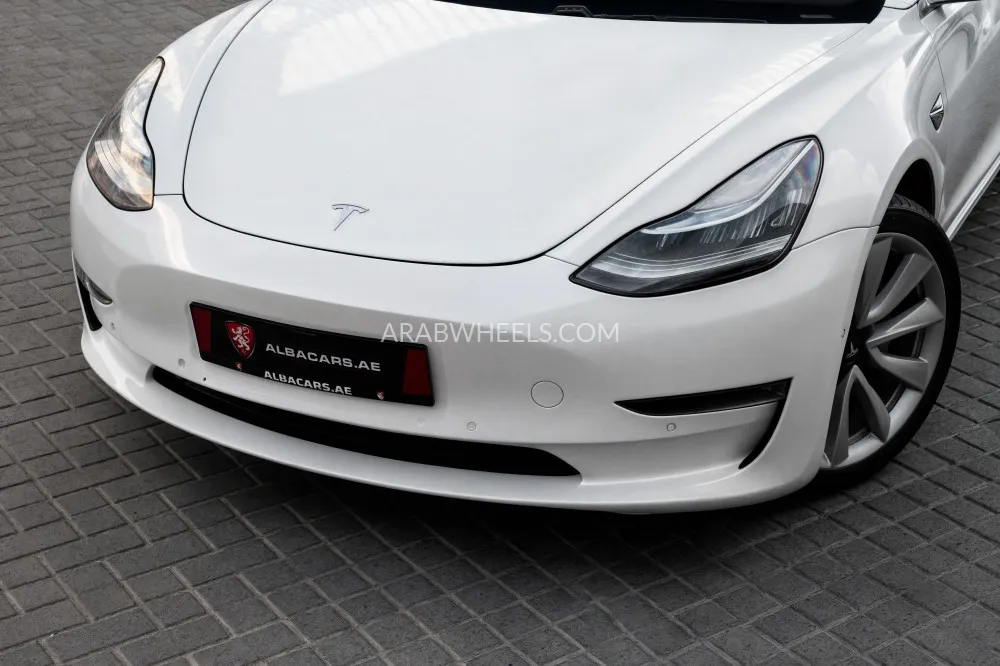 Tesla Model 3 2020 for Sale in Dubai Image-2